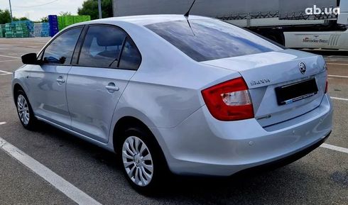 Skoda Rapid 2013 серебристый - фото 2