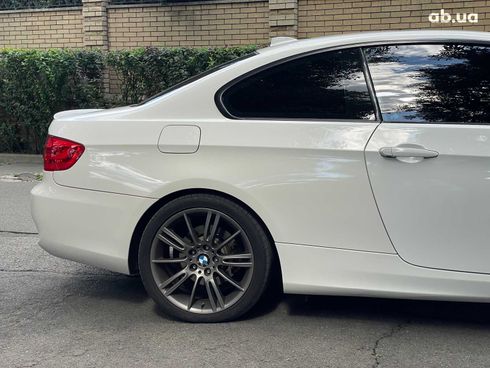 BMW 3 серия 2010 белый - фото 5