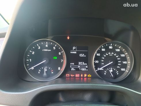 Hyundai Elantra 2016 серебристый - фото 6