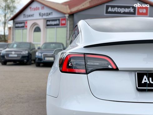 Tesla Model 3 2020 белый - фото 23