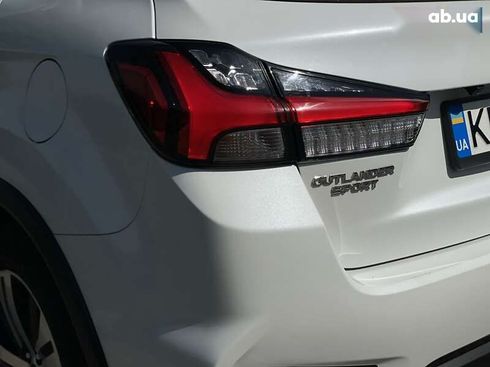 Mitsubishi Outlander 2020 - фото 11