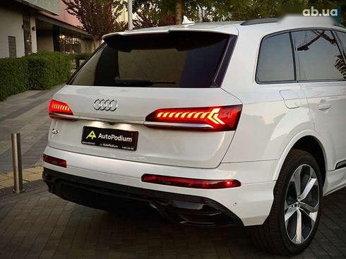 Audi Q7 2021 - фото 8