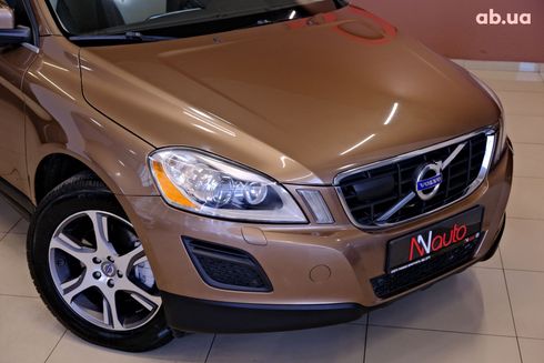 Volvo XC60 2012 бежевый - фото 3