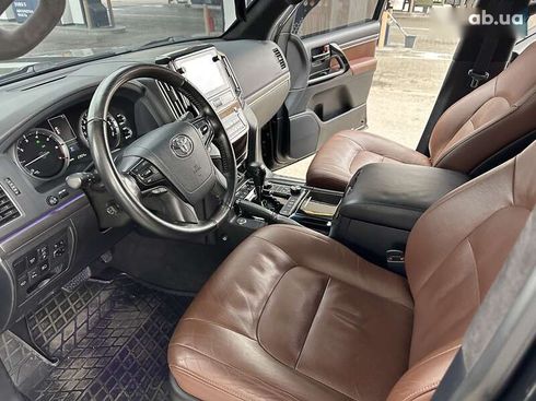 Toyota Land Cruiser 2020 - фото 20