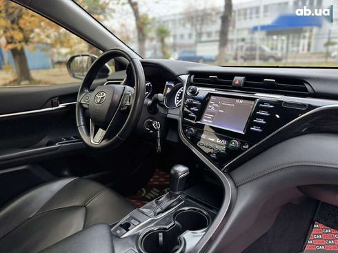 Toyota Camry 2018 - фото 19