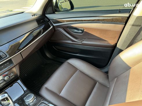 BMW 5 серия 2015 серый - фото 16