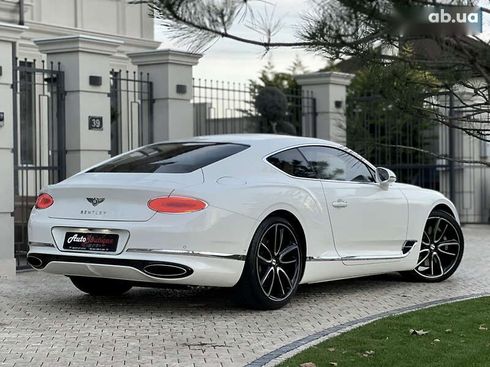 Bentley Continental GT 2019 - фото 18