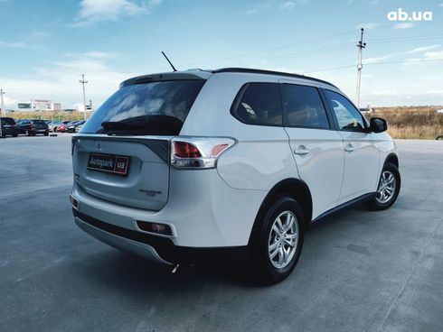 Mitsubishi Outlander 2014 белый - фото 8