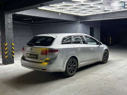 Toyota Avensis 2010 - фото 6