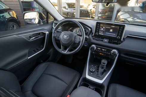 Toyota RAV4 2020 - фото 28