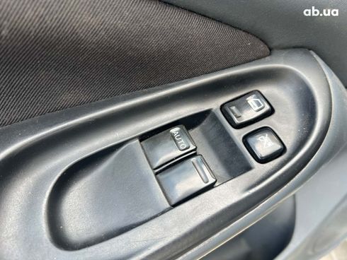 Nissan Almera 2005 серый - фото 20