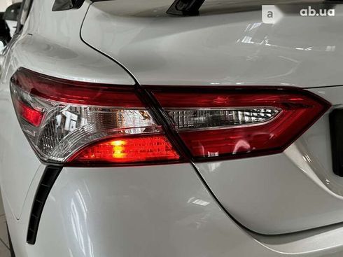 Toyota Camry 2020 - фото 13