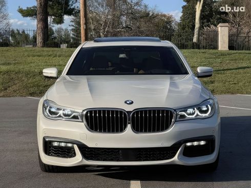 BMW 7 серия 2016 белый - фото 2