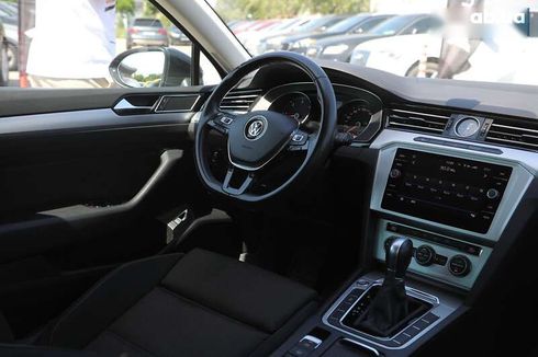 Volkswagen Passat 2018 - фото 11