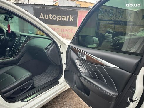 Infiniti Q50 2018 белый - фото 25