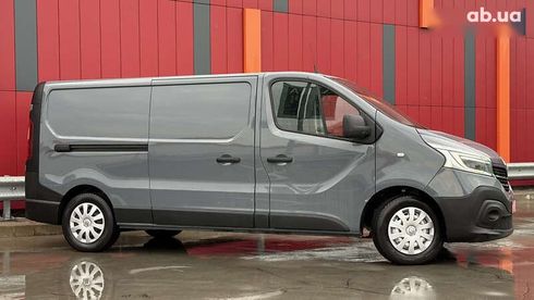 Renault Trafic 2020 - фото 10