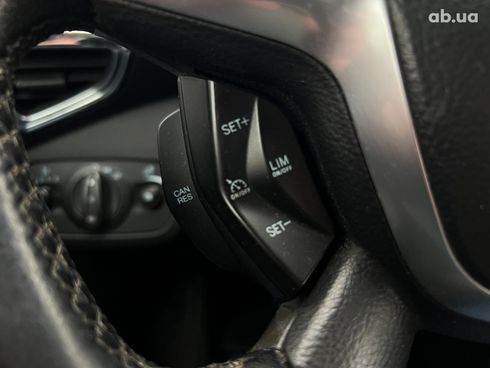 Ford Kuga 2015 белый - фото 15