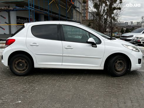 Peugeot 207 2012 белый - фото 7