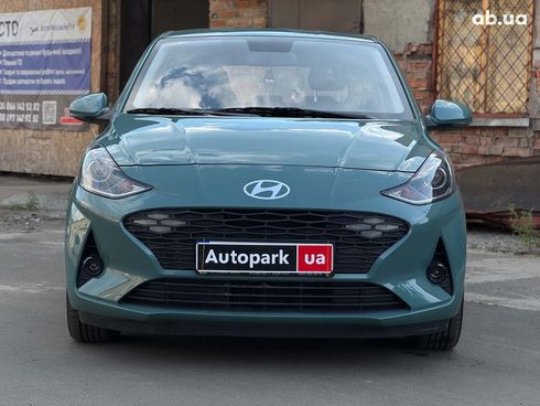 Hyundai i10 2024 зеленый - фото 3