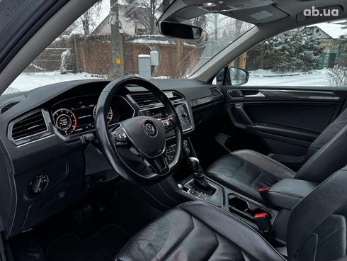 Volkswagen Tiguan 2017 серый - фото 19