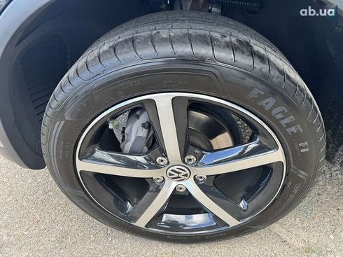 Volkswagen Touareg 2017 - фото 12