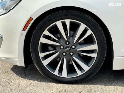 Lincoln MKZ 2019 белый - фото 14