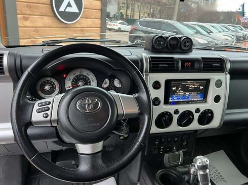 Toyota FJ Cruiser 2008 - фото 14