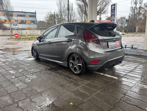 Ford Fiesta 2017 серый - фото 4