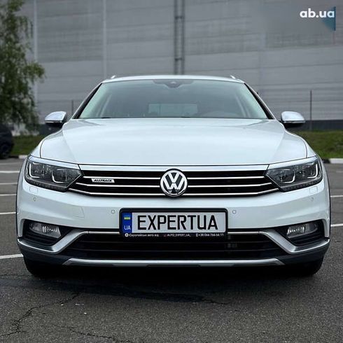 Volkswagen passat alltrack 2017 - фото 8