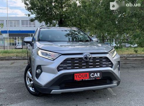 Toyota RAV4 2019 - фото 18