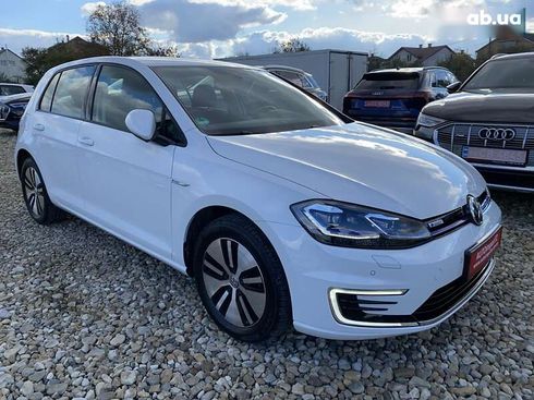 Volkswagen e-Golf 2020 - фото 12