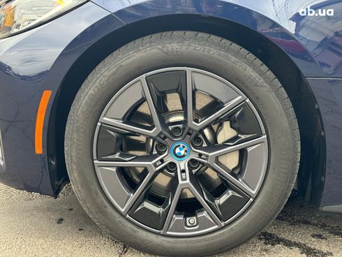 BMW i4 2023 синий - фото 13
