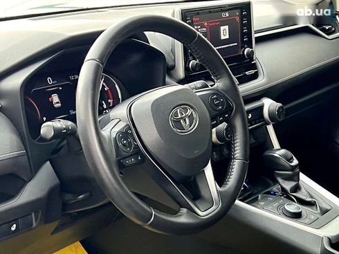Toyota RAV4 2019 - фото 25