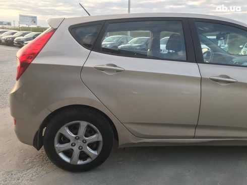 Hyundai Accent 2013 бежевый - фото 2