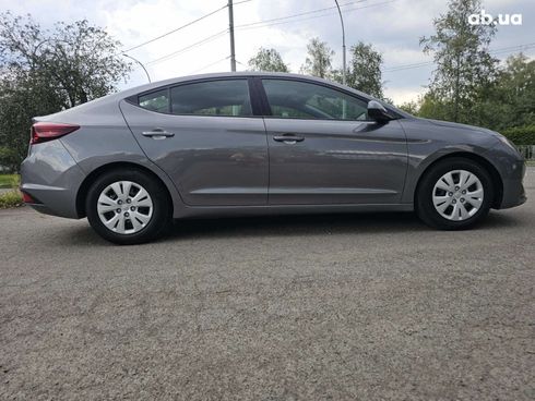 Hyundai Elantra 2019 серый - фото 4