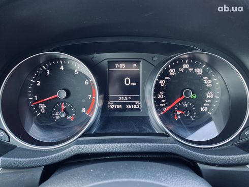Volkswagen Passat 2017 белый - фото 15