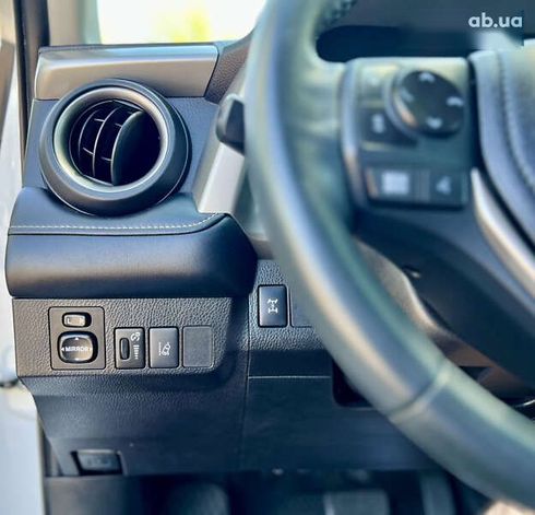 Toyota RAV4 2017 - фото 18