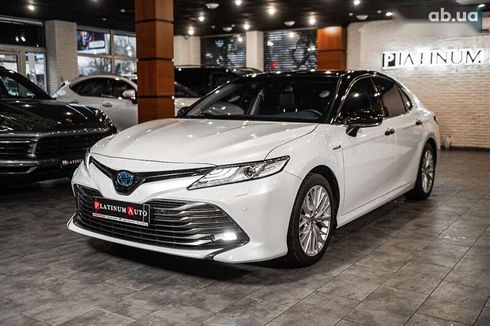 Toyota Camry 2020 - фото 22