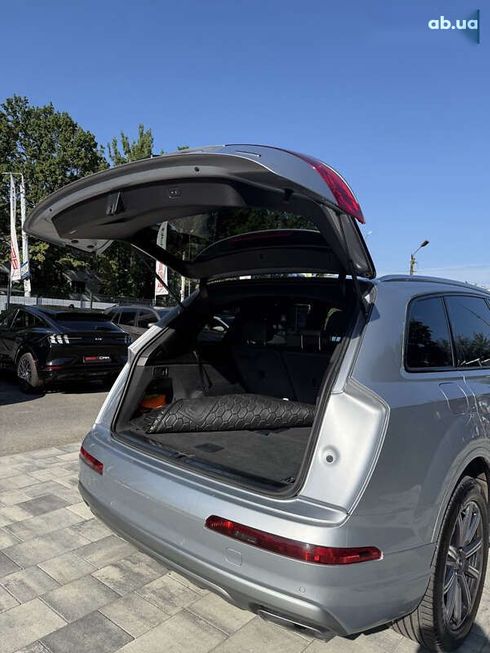 Audi Q7 2018 - фото 20