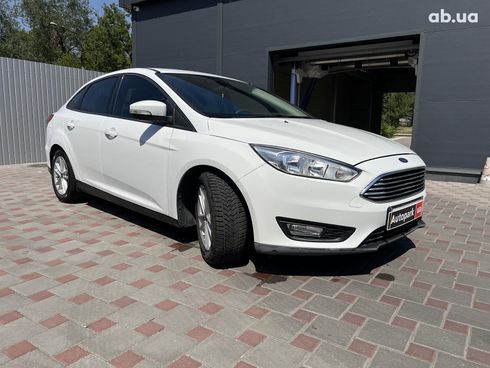 Ford Focus 2017 белый - фото 10