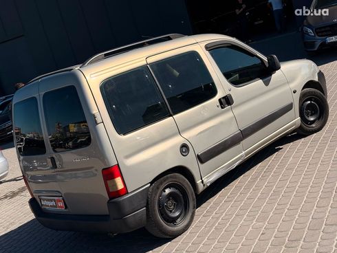 Peugeot Partner 2012 бежевый - фото 7