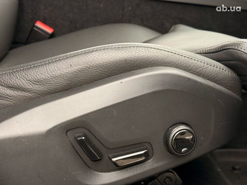 Volvo XC60 2018 серый - фото 36