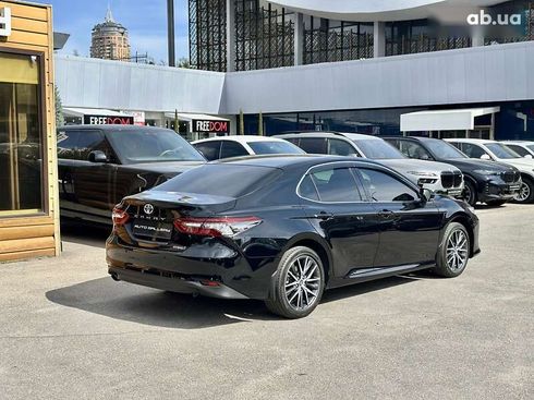 Toyota Camry 2021 - фото 10