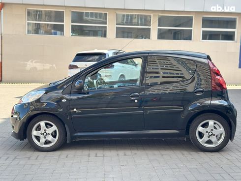 Peugeot 107 2012 черный - фото 8