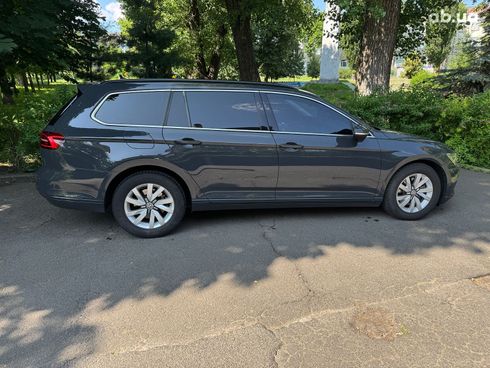 Volkswagen Passat 2019 серый - фото 4
