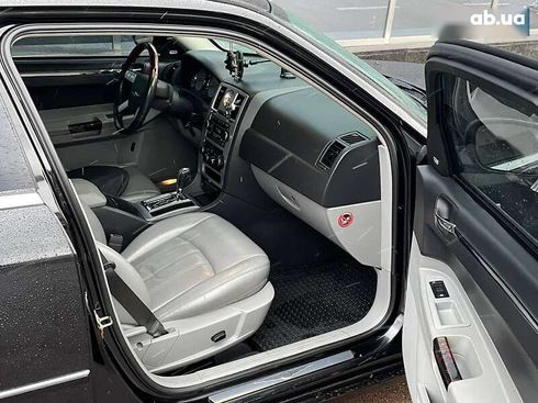 Chrysler 300C 2005 - фото 19