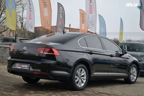 Volkswagen Passat 2021 - фото 16