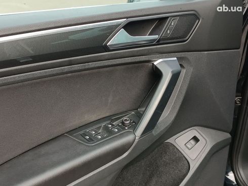 Volkswagen Tiguan 2019 черный - фото 19