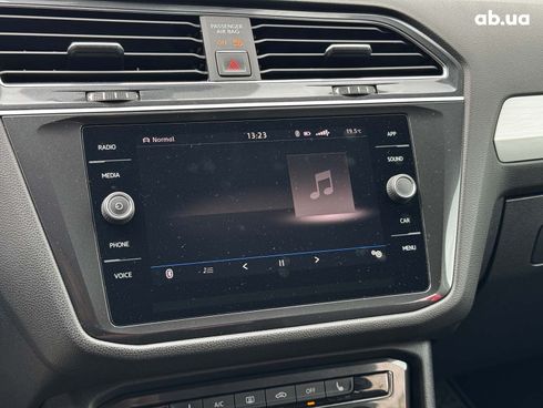 Volkswagen Tiguan 2017 черный - фото 16