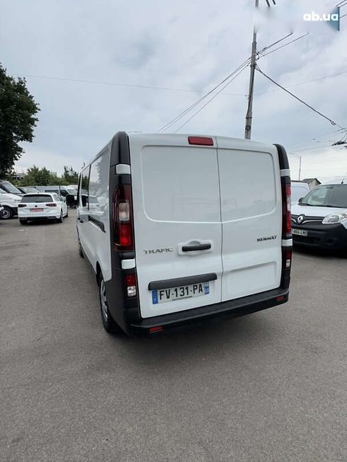 Renault Trafic 2020 - фото 18